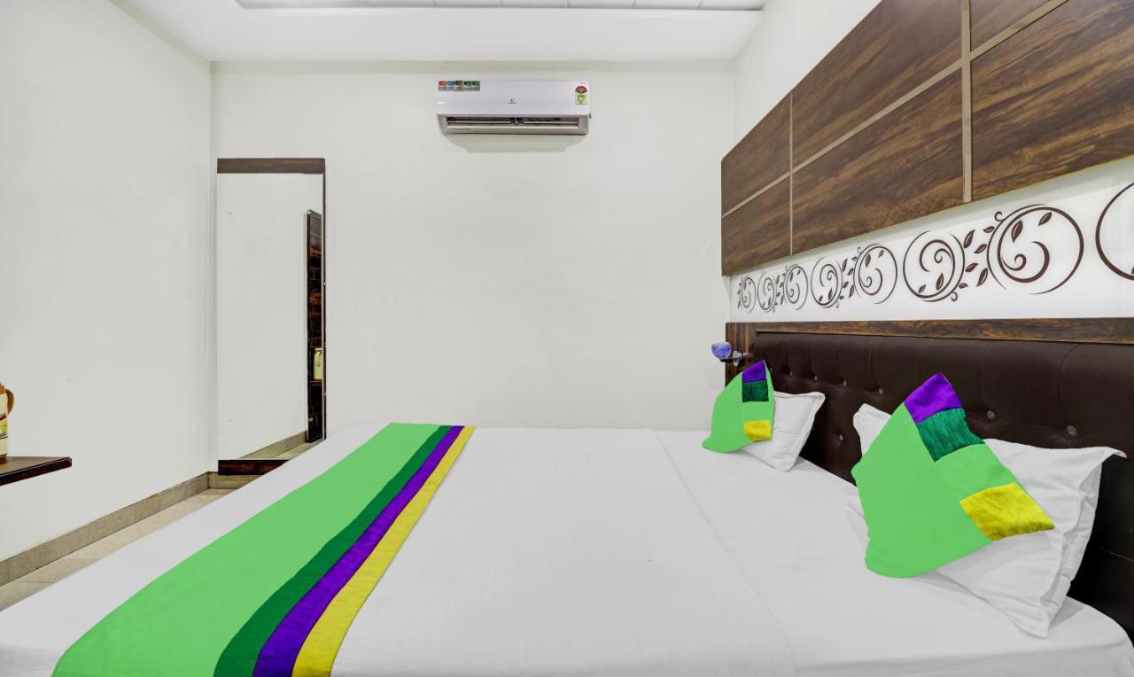 Itsy Hotels Anjali Mahal 500, Mtrs From Mathura Railway Station Exterior photo